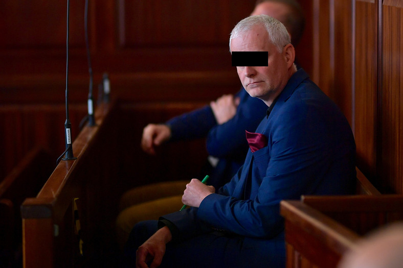 Piotr B. skazany nieprawomocnie na 2 lata i 7 miesięcy bezwzględnego więzienia był w czasie okradania kontenerów PCK posłem PiS i szefem struktur tej partii we Wrocławiu.