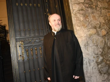 "NIJE LAKO REĆI TO NEKOME" Duhovnik progovorio o Ceci Ražnatović koja mu se POVERAVA već 15 GODINA - Zaslužan za njenu čvrstu veru!