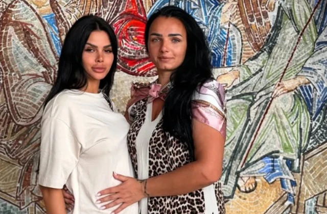 ANITA STANOJLOVIĆ PRESPAVALA POD OSTROGOM: Trudna bivša rijaliti učesnica na praznik u velikoj svetinji (FOTO)