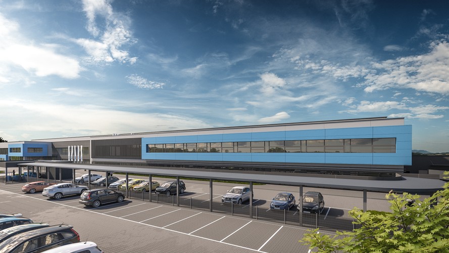 Nowy zakład to tzw. greenfield project, co oznacza, że zostanie zbudowany od podstaw. Jak usłyszeliśmy, w dużym stopniu przejmie rolę czterech innych zakładów GE, które zatrudniają łącznie 800 osób. To właśnie z nich będzie pochodzić większość załogi, ale nowa rekrutacja też się odbędzie. Według prezes GE w Polsce Beaty Stelmach, w nowej fabryce docelowo zatrudnienie znajdzie ok. 1,2 tys. osób (na razie GE podpisała umowy z 50 nowymi pracownikami).