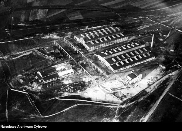 Co ciekawe, pierwsza polska Fabryka Lokomotyw „Fablok” SA znajdowała się w Chrzanowie. Została założona w 1919 roku (Narodowe Archiwum Cyfrowe, domena publiczna)