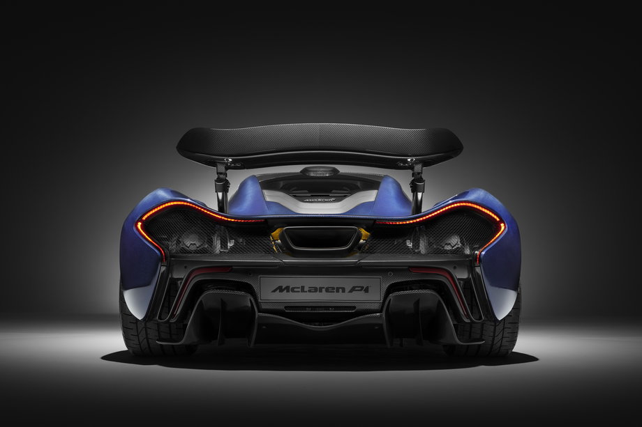 The rear wing adjusts automatically, producing varying levels of downforce and acting as an air brake when needed.