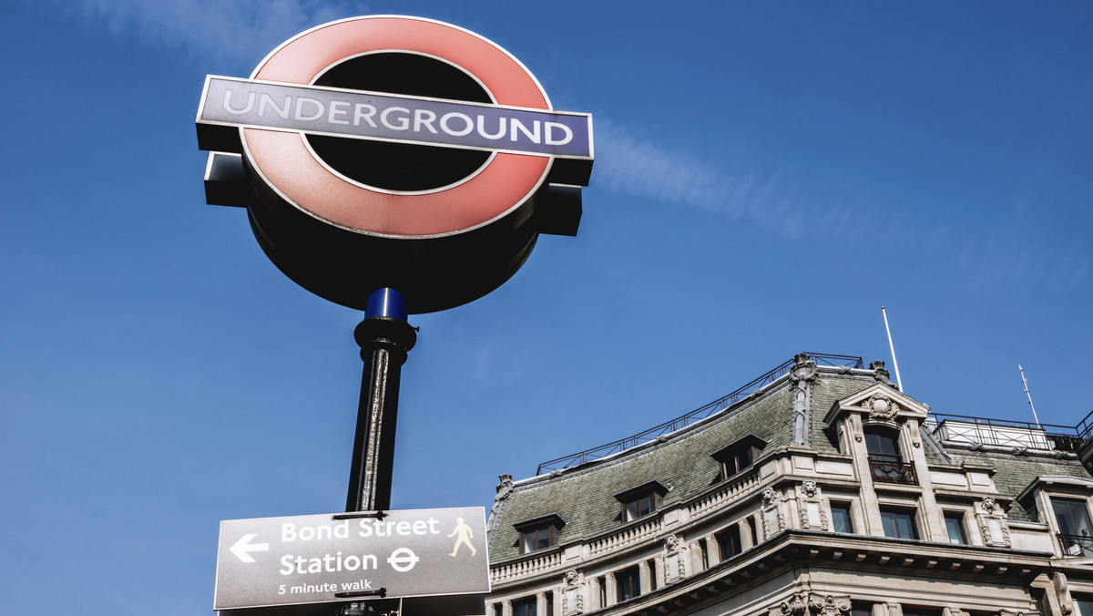 Prawie dwa miliony – tyle miesięcznie godzin tracą pasażerowie londyńskiego metra z powodu opóźnień – informuje "London Evening Standard".