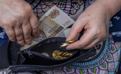 Dodatkowe 350 zł z ZUS dostępne dla każdego seniora. Co trzeba zrobić, aby otrzymać to świadczenie