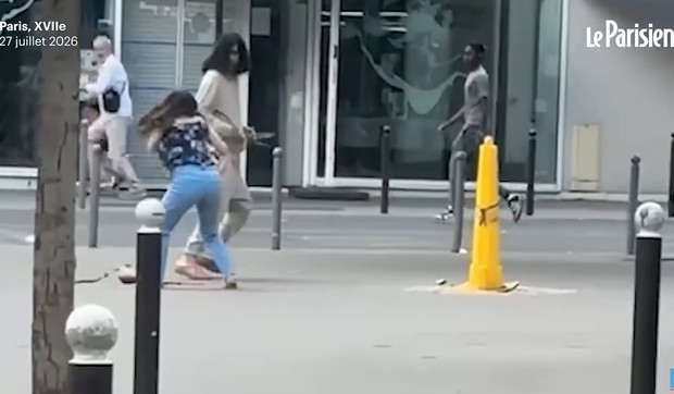 Napad nožem u Parizu