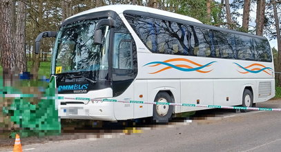 Wypadek na pielgrzymce. Kierowca autokaru nie zaciągnął ręcznego hamulca i rozjechał nastolatków