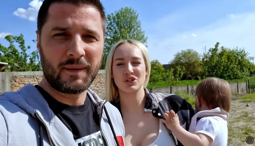 Marko i Luna sa ćerkom