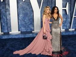 "To powinno być karalne". Salma Hayek w ogniu krytyki po tym, jak zabrała córkę na oscarowe imprezy [FOTO]