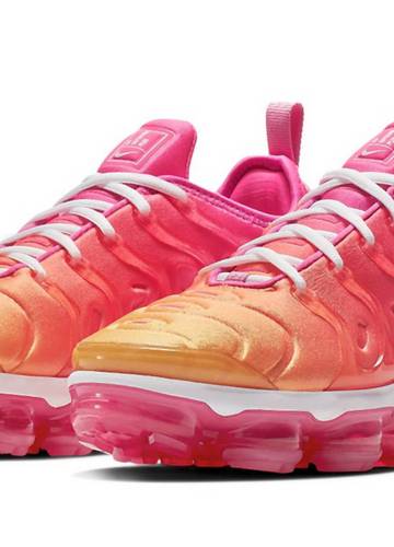 Ennél menőbb snekaert nem találsz idén nyáron: megérkezett a Nike Ombré Hot  Pink Air VaporMax Plus