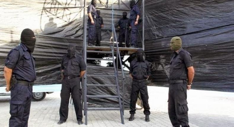 Hamas to carry out five executions in front of mass media