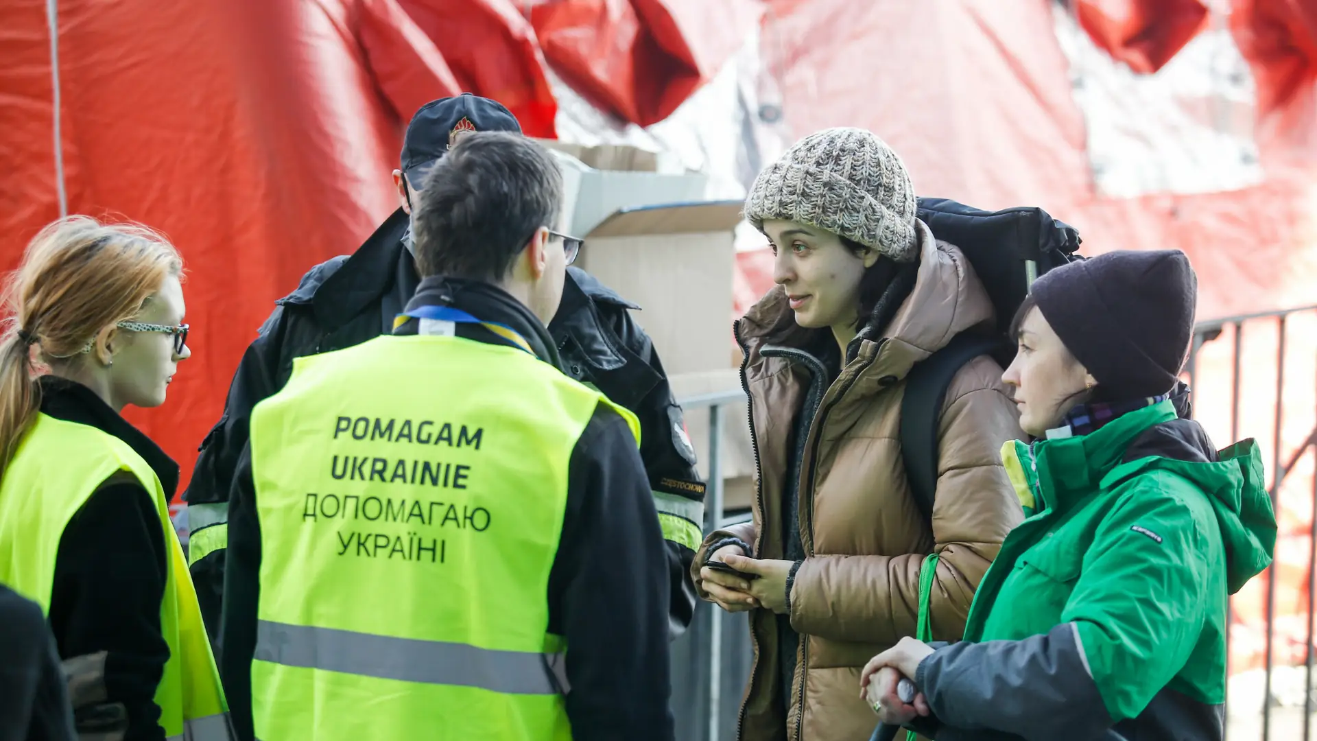 Tylko co trzeci Polak chce jeszcze pomagać uchodźcom z Ukrainy. Rząd musi w końcu przejąć pałeczkę