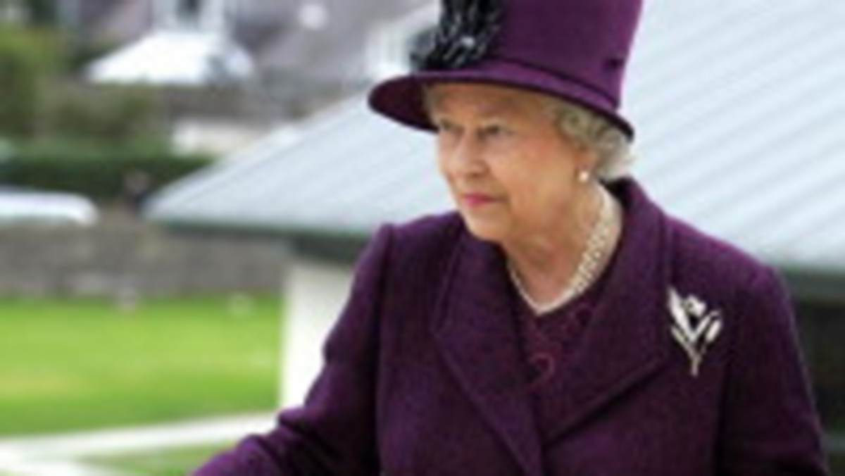 Brytyjska królowa Elżbieta II odwołała z powodu oszczędności bożonarodzeniowe przyjęcie dla swego personelu, które miało się odbyć 13 grudnia - poinformowała gazeta "The Sun".