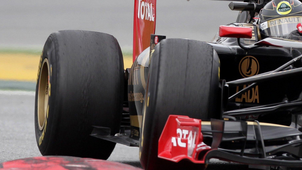 Nick Heidfeld, który w zespole Lotus Renault GP zastępuje Roberta Kubicę, nie dokończył wtorkowych testów na torze Circuit de Catalunya pod Barceloną, bowiem narzekał na przeziębienie.