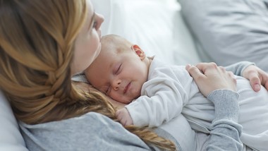 10 tys. zł jednorazowego wsparcia za urodzenie dziecka od 1 stycznia 2026 r. – niezależnie od 800 plus i innych świadczeń. "by rodziło się coraz więcej dzieci"