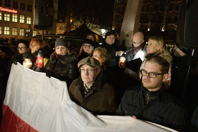 Wrocławianie oddali hołd Pawłowi Adamowiczowi