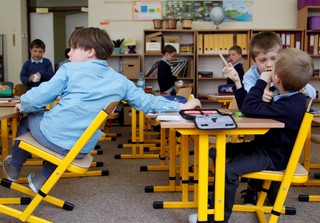 Wynagrodzenia nauczycieli 2025. 'Rosnące patologie umknęły uwadze rządzących'