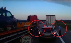 SUV wyhamował ciężarówki, kierowcy wzięli go w kleszcze. KOMENTARZ policjanta KGP