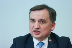 Ziobro się przeliczy? "SP ma poparcie 0,7 proc., ciężko o poważne propozycje na listach"