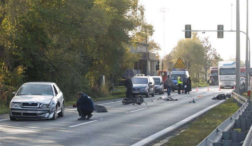 Samochód staranował inwalidę na przejściu! Foty