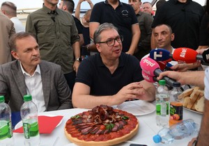 Aleksandar Vučić na skupu u Banovom Polju kod Bogatića