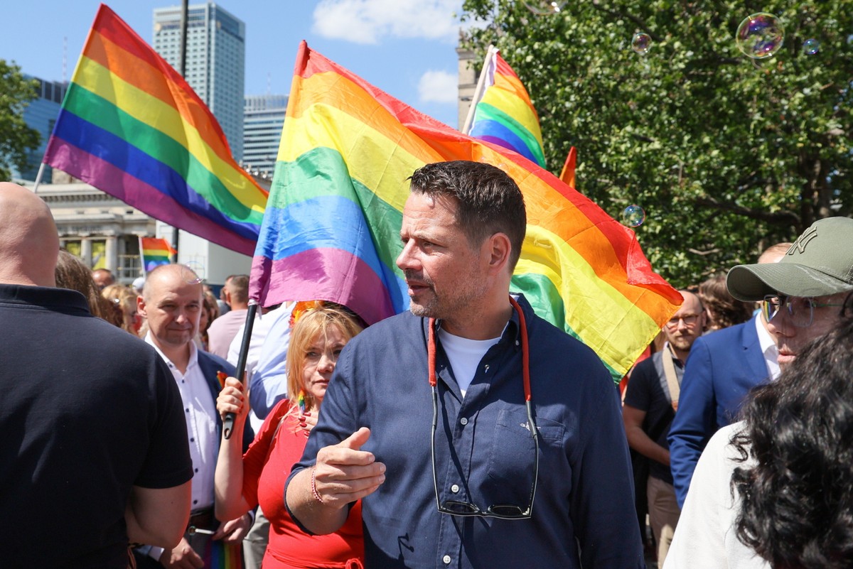 Parada Równości w Warszawie pod hasłem "Czas na równość jest teraz"