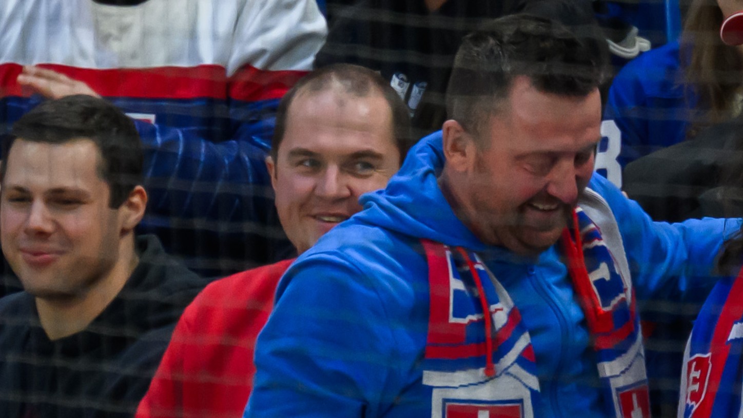 Žiadosť o ruku počas zápasu základnej B-skupiny Švédsko - Slovensko.