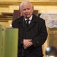 Katedra na Wawelu. Pogrzeb księdza prałata Zdzisława Sochackiego. Na zdjęciu: Jarosław Kaczyński