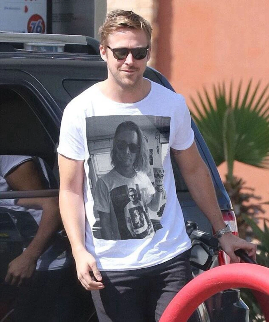 I Gosling sa fotografijom Kalkina u majici s Goslingovim likom