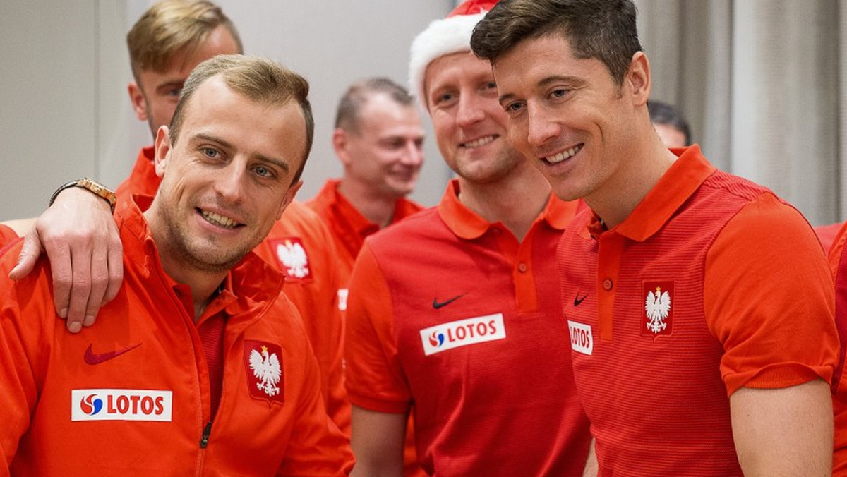 Na co czeka piłkarski świat w Mikołajki? O to zapytaliśmy reprezentantów Polski i dzieci uczestniczące w Turnieju „Z Podwórka na Stadion o Puchar Tymbarku”. Ich odpowiedzi zaskakują.