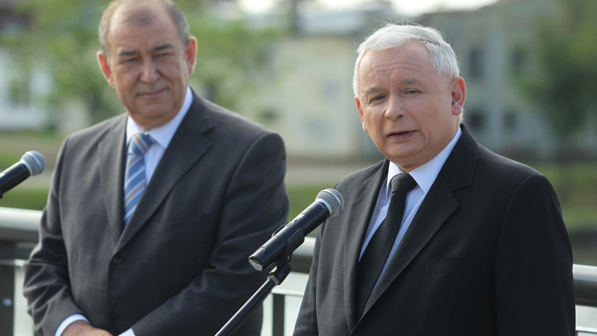 Program PiS zostanie przedstawiony pod koniec obecnego roku, albo na początku przyszłego - ogłosił w Węgrowie prezes PiS Jarosław Kaczyński. Nie wykluczył, że prof. Piotr Gliński może zostać kandydatem PiS na przykład w wyborach prezydenckich lub w wyborach prezydenta Warszawy.