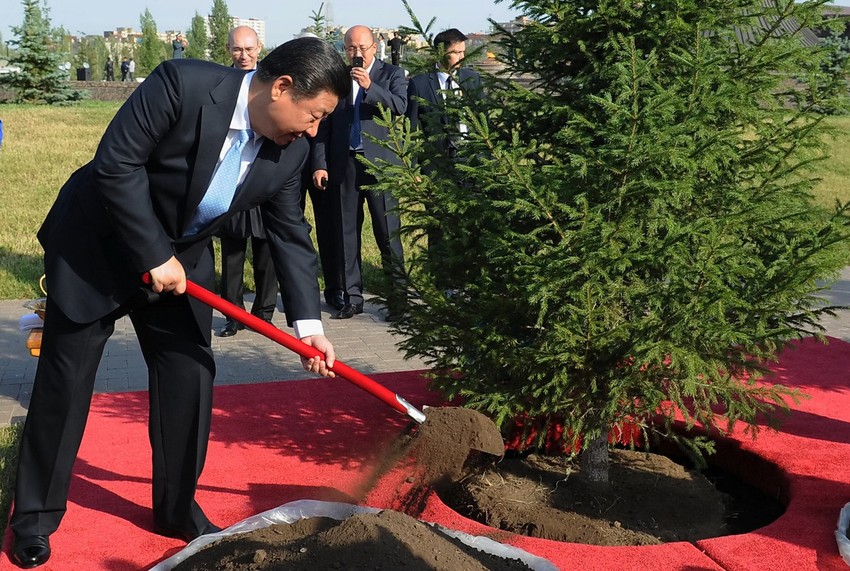 Si Đinping tokom državne posete Kazahstanu u septembru 2013.