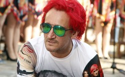 Michał Wiśniewski znów zakochany? Paparazzi przyłapali muzyka w ramionach nowej kobiety