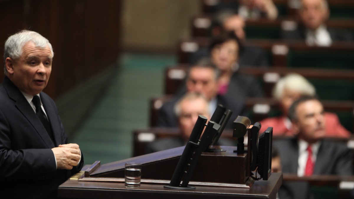 Prezes PiS Jarosław Kaczyński odniósł się do słów marszałka Sejmu Grzegorza Schetyny o tym, że reakcja premiera Donalda Tuska na raport MAK była spóźniona. - Powiedział prawdę i z tego jestem zadowolony - zdradził Kaczyński.