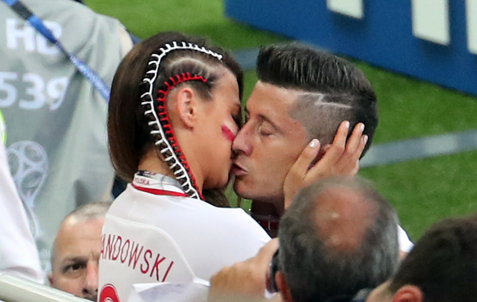 Mundial 2018: Anna Lewandowska pociesza Roberta po meczu z Senegalem