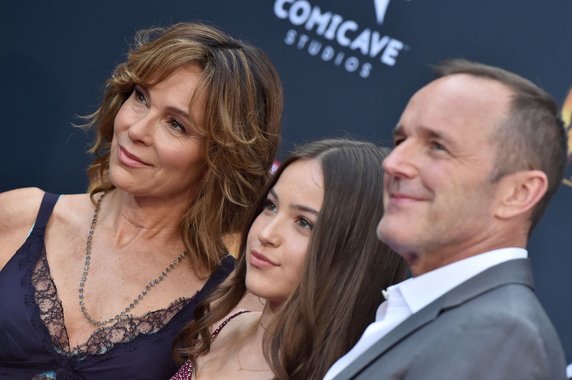 Jennifer Grey, Stella Gregg i Clark Gregg (2018)