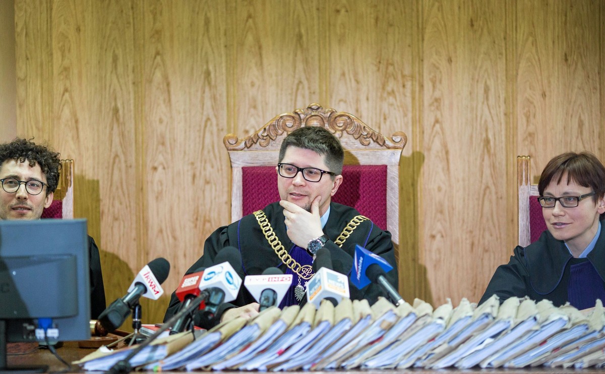 Sędzia Wojciech Łączewski ogłasza wyrok ws. "afery gruntowej", w której głównym oskarżonym był Mariusz Kamiński