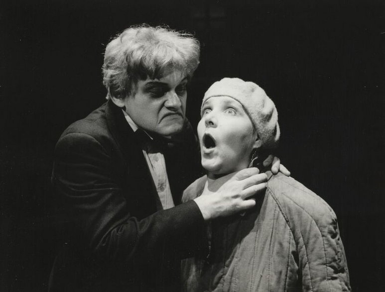 Adam Ferency (Asasello) i Marta Lipińska (Annuszka) w spektaklu "Mistrz i Małgorzata", reż. Maciej Englert (1987).