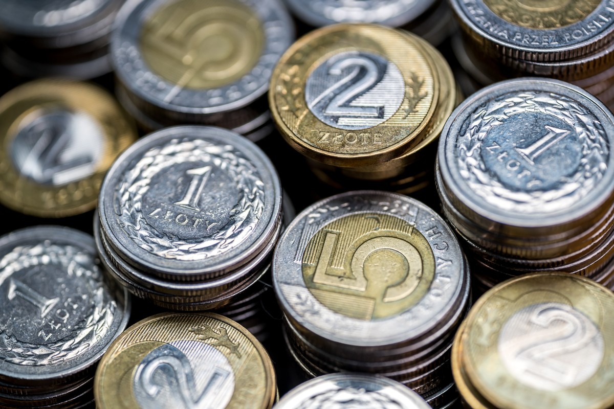 Złoty z dalszym umocnieniem. Oczy inwestorów skupione nie tylko na Ukrainie