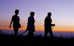 Dwa metry dystansu to za mało w prewencji COVID-19