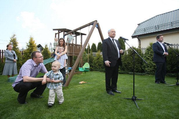 Jarosław Kaczyński wygłosił oświadczenie pt. "Rodzina to szczególna wartość". Fot. PAP/Leszek Szymański