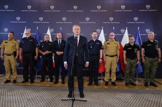 Siemoniak: Aresztowana kolejna osoba związana z próbami aktów dywersji na terytorium Polski