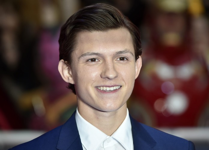 'Kapitan Ameryka: Wojna bohaterów' to pierwszy oficjalny występ Toma Hollanda w roli Spider-Mana