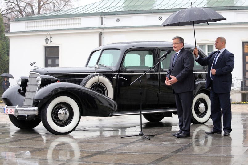 Cadillac Fleetwood Seven Passenger Limousine model 355D