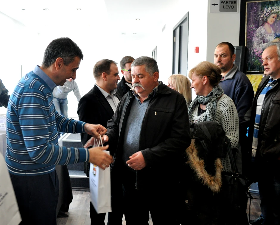 Opština Palilula poklonila 200 tablet računara dobrovoljnim davaocima krvi