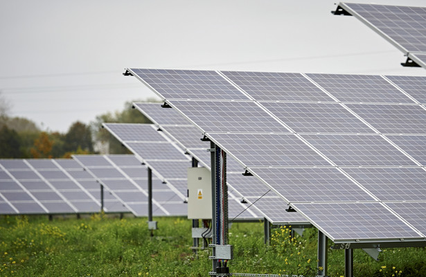 PV Delta w Gdańsku jest obecnie największą farmą solarną w Polsce. Jej łączna mocy to 1,636 MWp. Do niedawna największym obiektem tego typu była farma fotowoltaiczna "Gubin 1"(aw/mr) PAP/Adam Warżawa