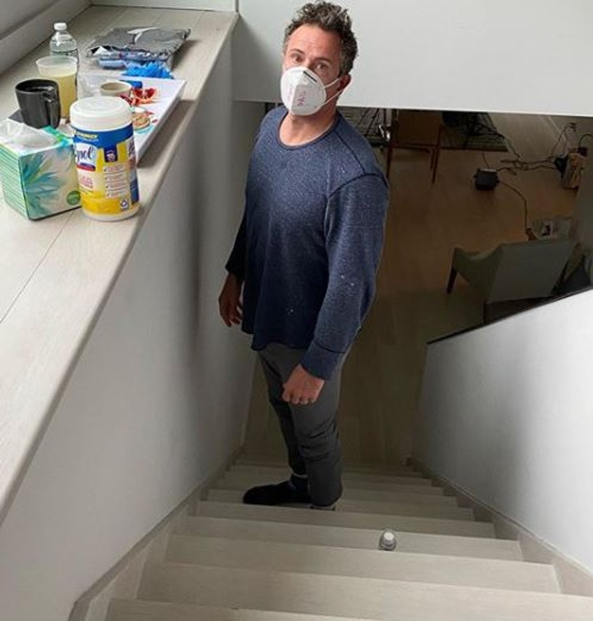 Kris Kuomo se i dalje oporavlja od virusa, u međuvremenu su zaraženi njegova žena i dvoje dece