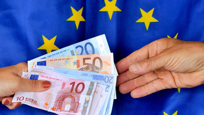 Előbb-utóbb dönteni kell: igent vagy nemet mondunk az euróra