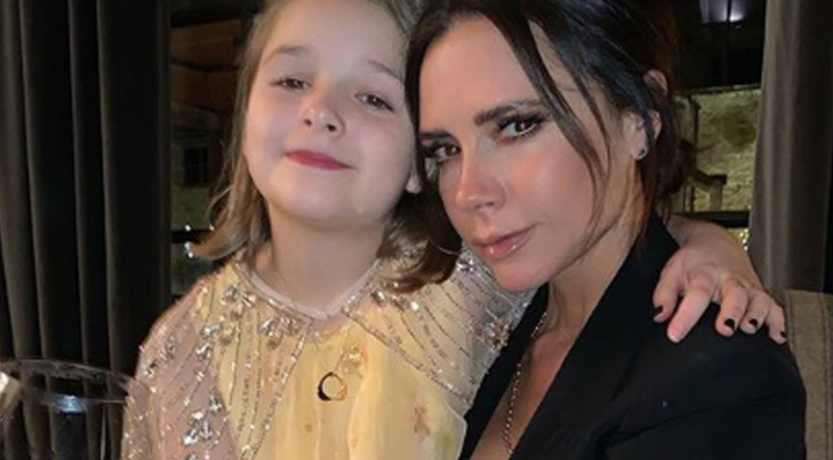 Harper Beckham túl van élete első kozmetikai beavatkozásán.