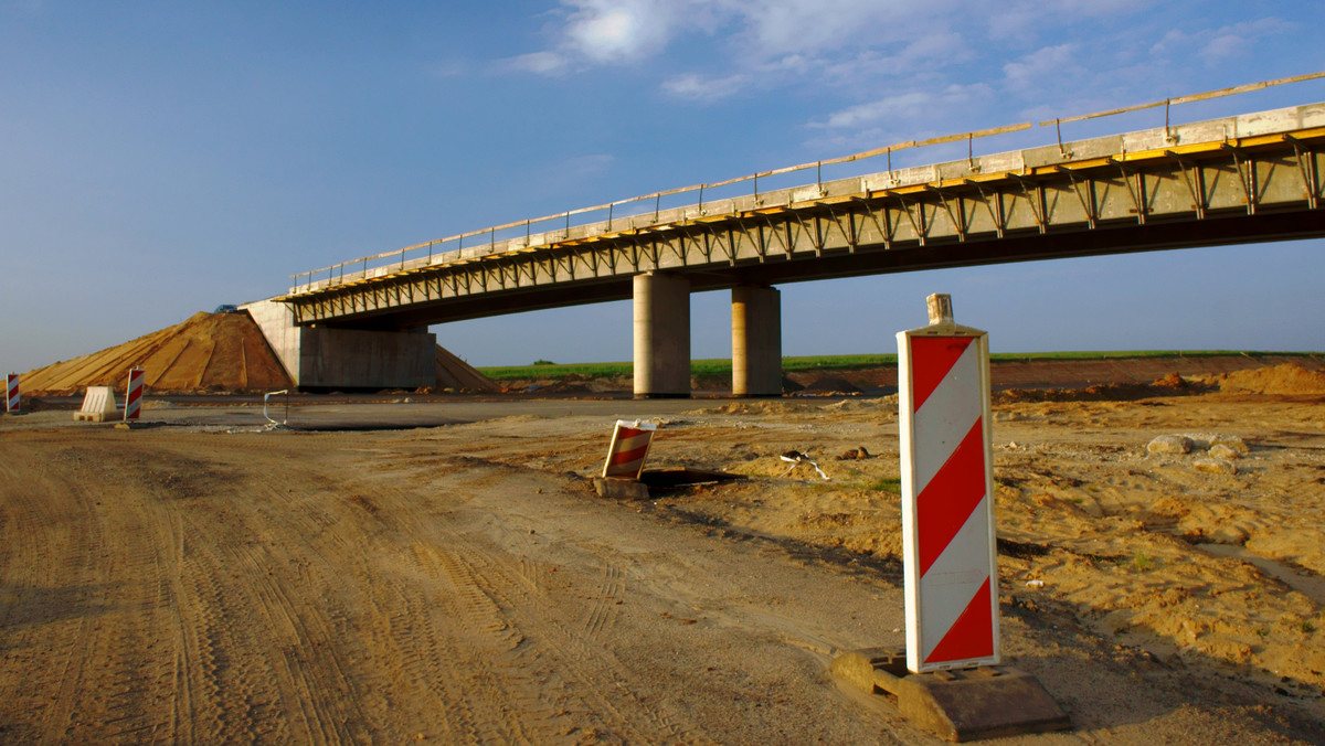 Współpracę na rzecz promowania i przygotowania oferty inwestycyjnej dla terenów wokół rozbudowywanej drogi ekspresowej S-7 z Pomorza do Małopolski zakłada dzisiejsze porozumienie przedstawicieli SSE z pięciu województw, przez które przebiega trasa.