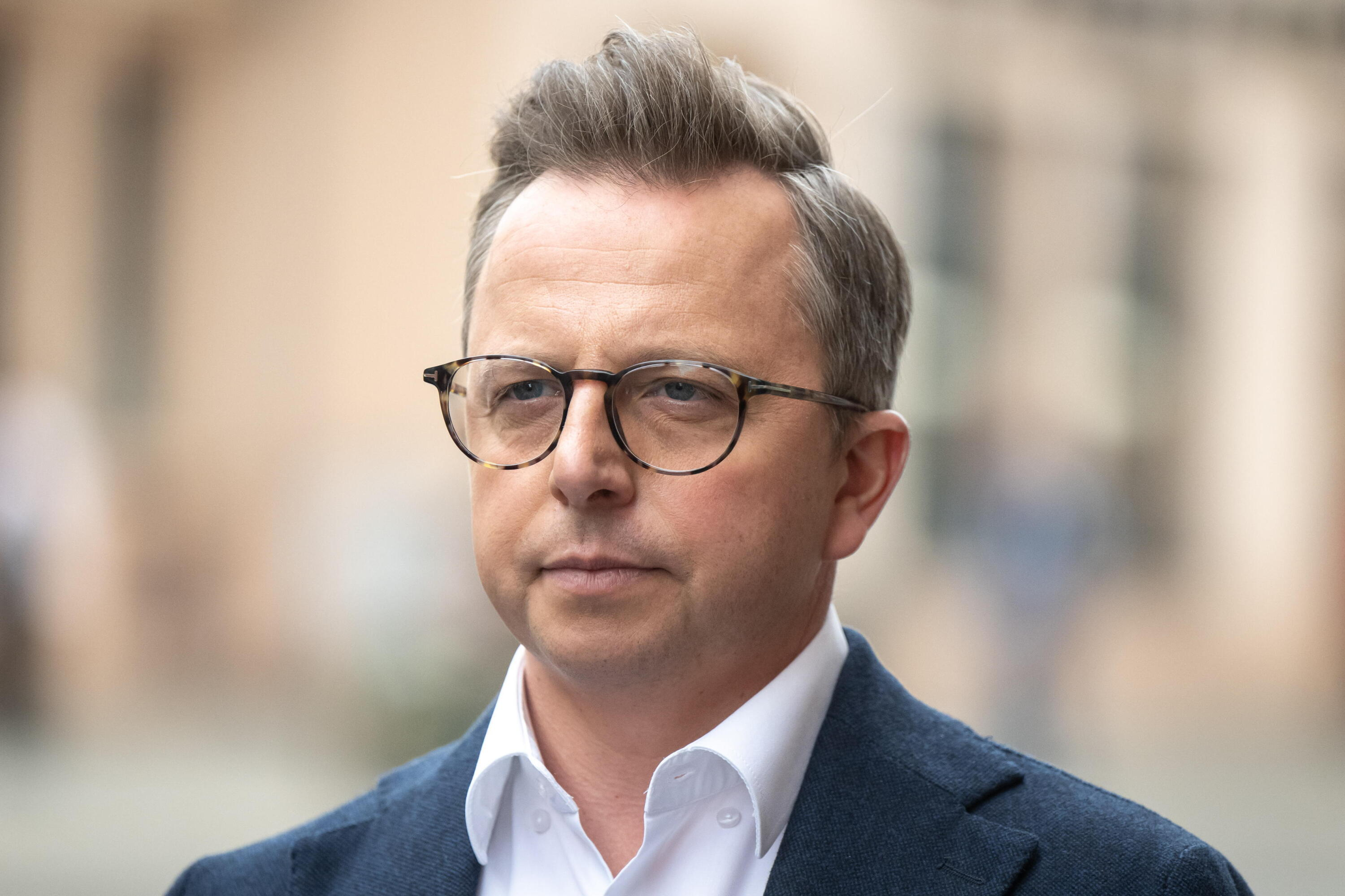 Merz przeciw zakazowi aut spalinowych. PO: przełom w UE